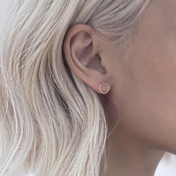 Earrings Circle Twist Studs Gold - Picture 4 of 4